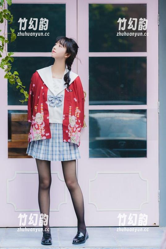 西瓜少女玩职业装，用图包更新再添一笔奇特！