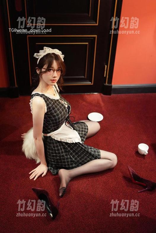 微密圈 - 一堆免费的写真中，轩子巨二兔酒红礼服绝对是个亮点，不看白不看！