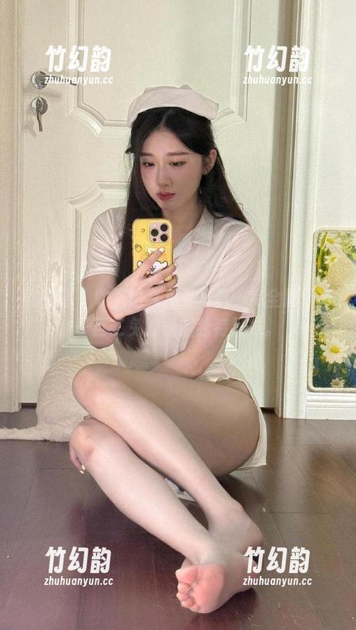 微密圈 - 收下这套免费写真，完全属于轩子巨二兔的制服独特风味。