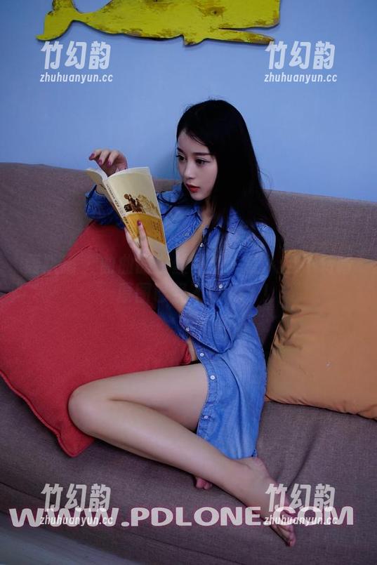 轰趴猫 - 曲曲的白丝更新真让人目不转睛，原图已经不够用了！
