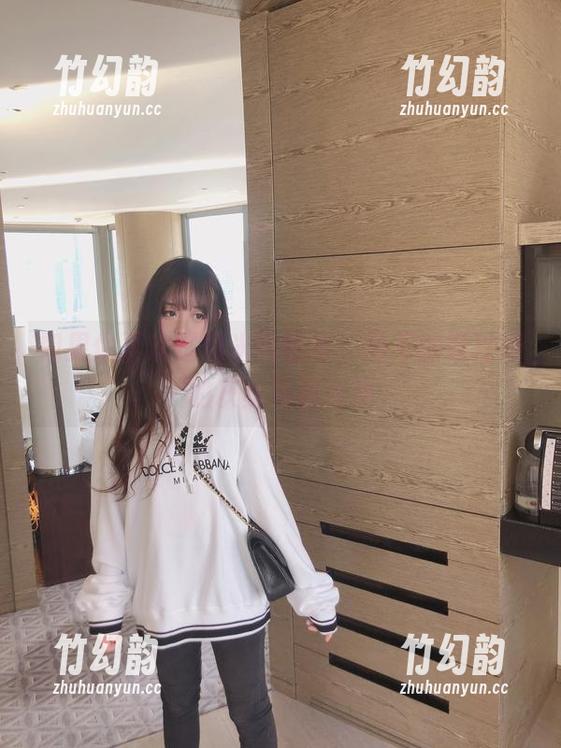 如果你喜欢过期米线线喵，绝不能错过她的灰丝写真合集