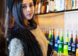 青豆客 – 水手服写真，思淇Sukiii的姿态优雅得像是要潜入深海，真不愧是潜水季节！